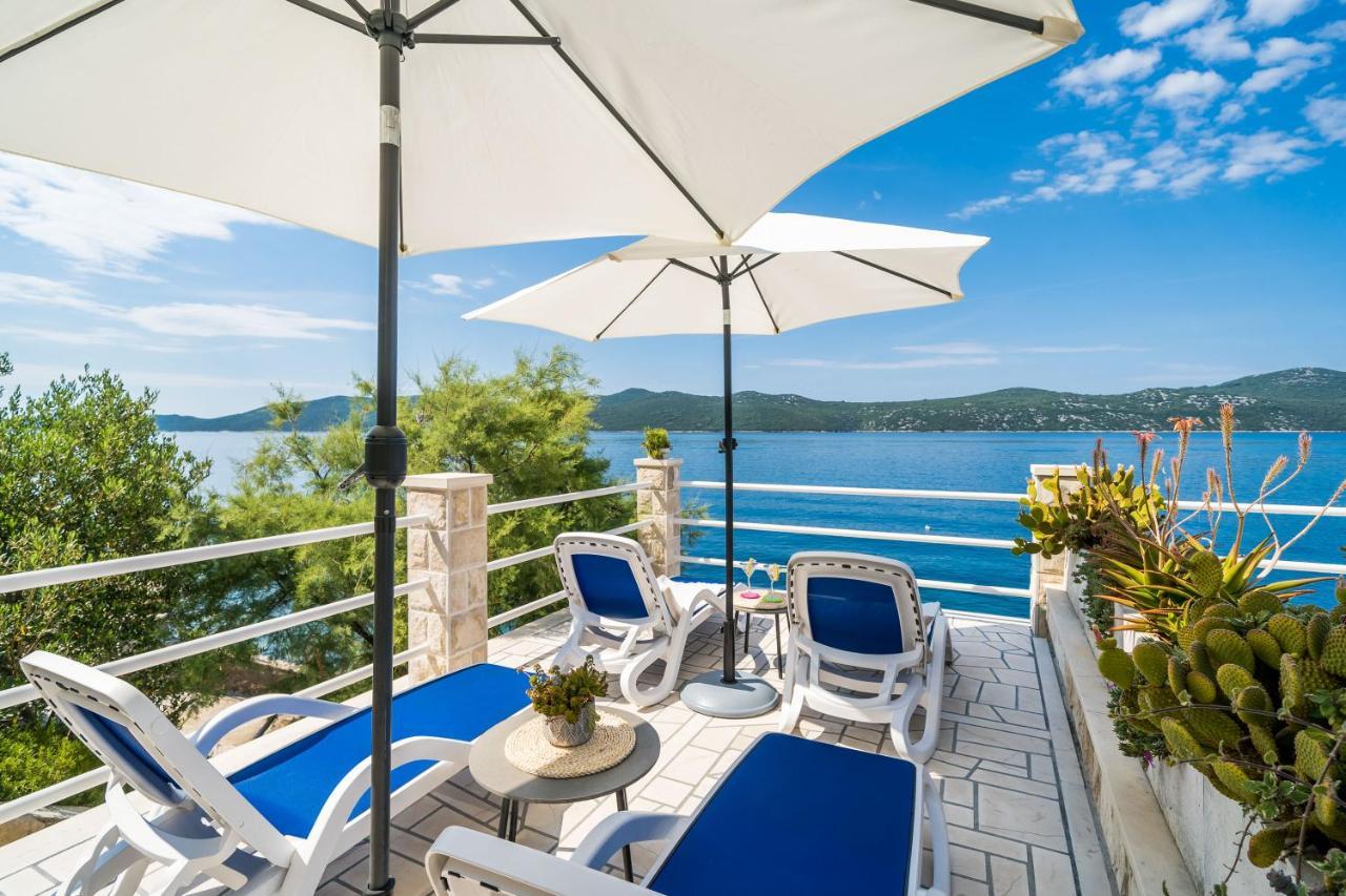 Apartments Ratac Lobrovic With Private Beach And Beautiful Sunset Слано Экстерьер фото