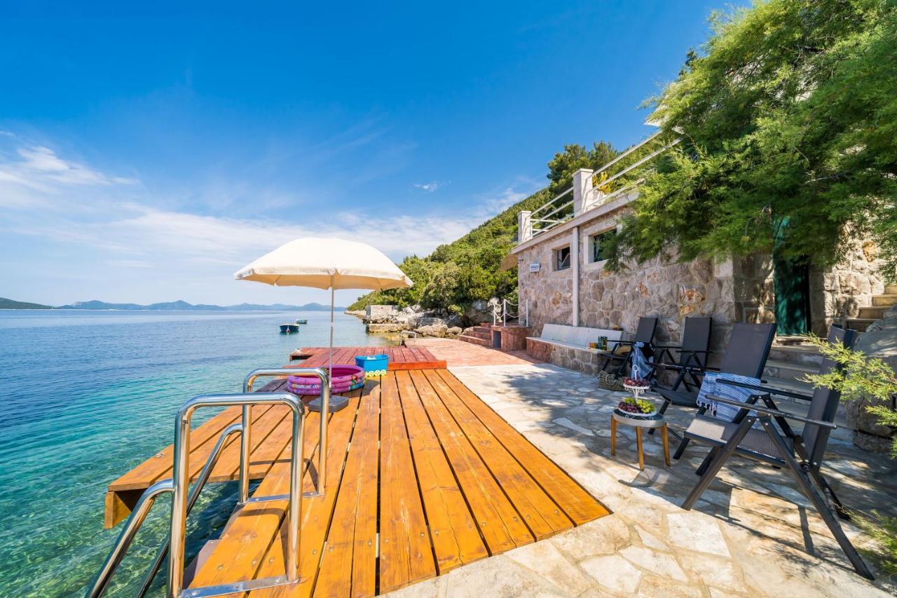 Apartments Ratac Lobrovic With Private Beach And Beautiful Sunset Слано Экстерьер фото