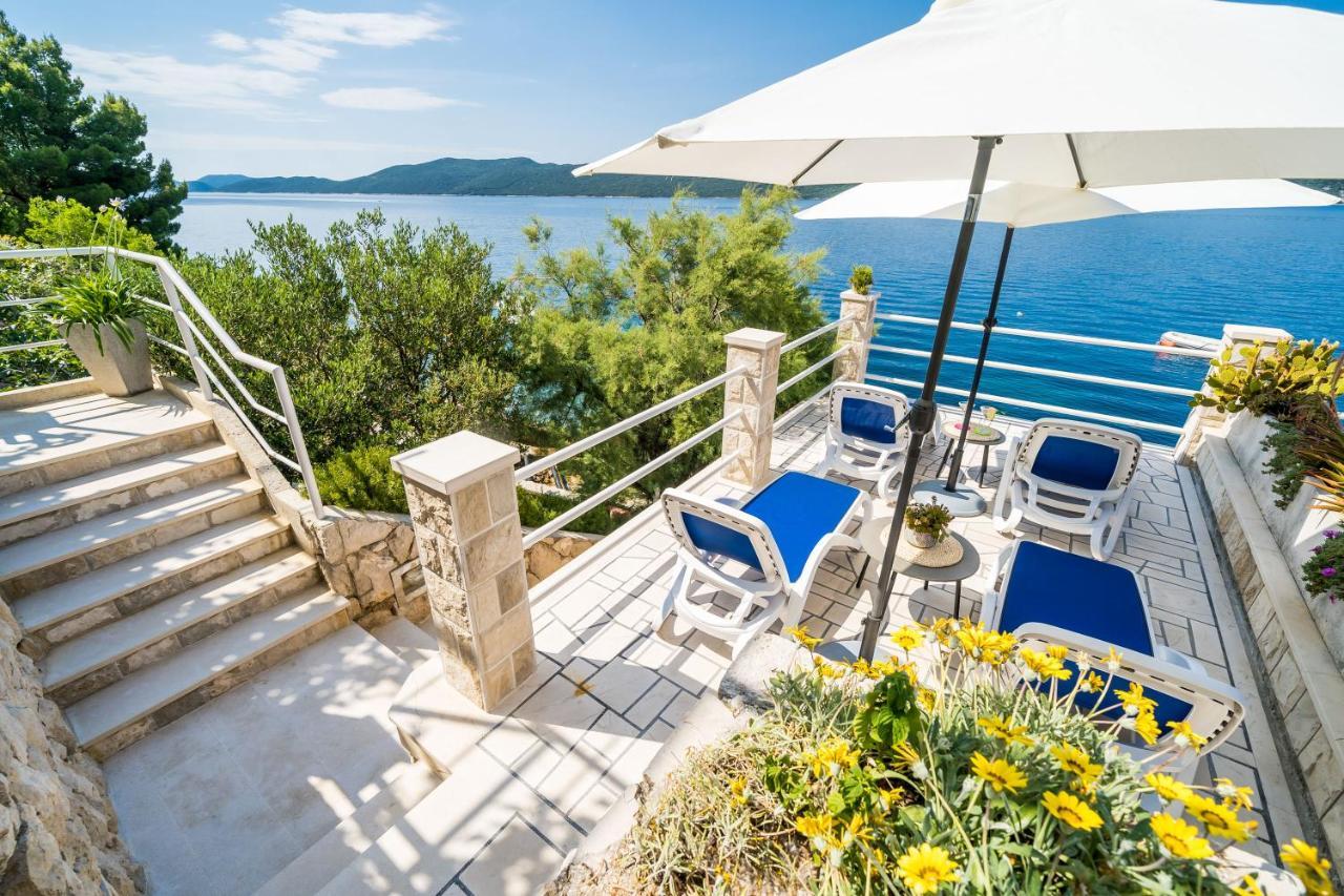 Apartments Ratac Lobrovic With Private Beach And Beautiful Sunset Слано Экстерьер фото