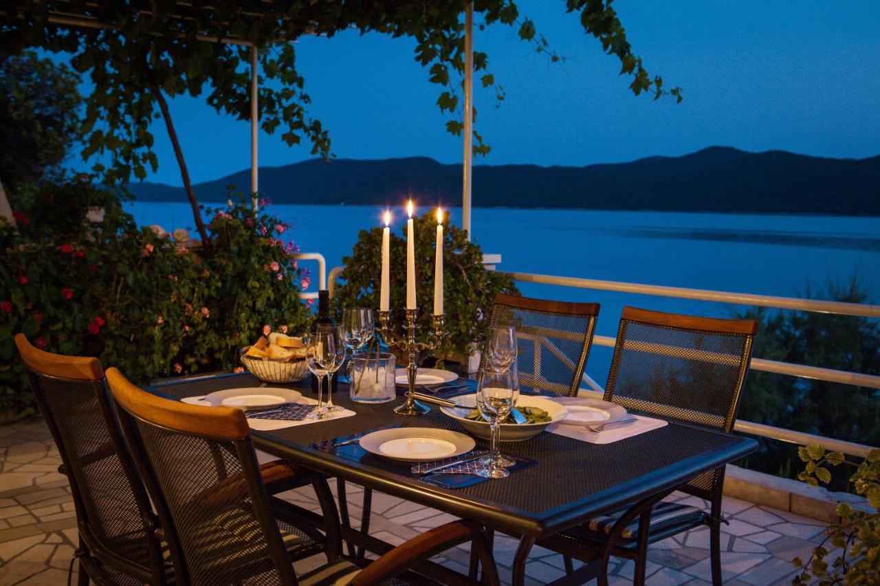 Apartments Ratac Lobrovic With Private Beach And Beautiful Sunset Слано Экстерьер фото