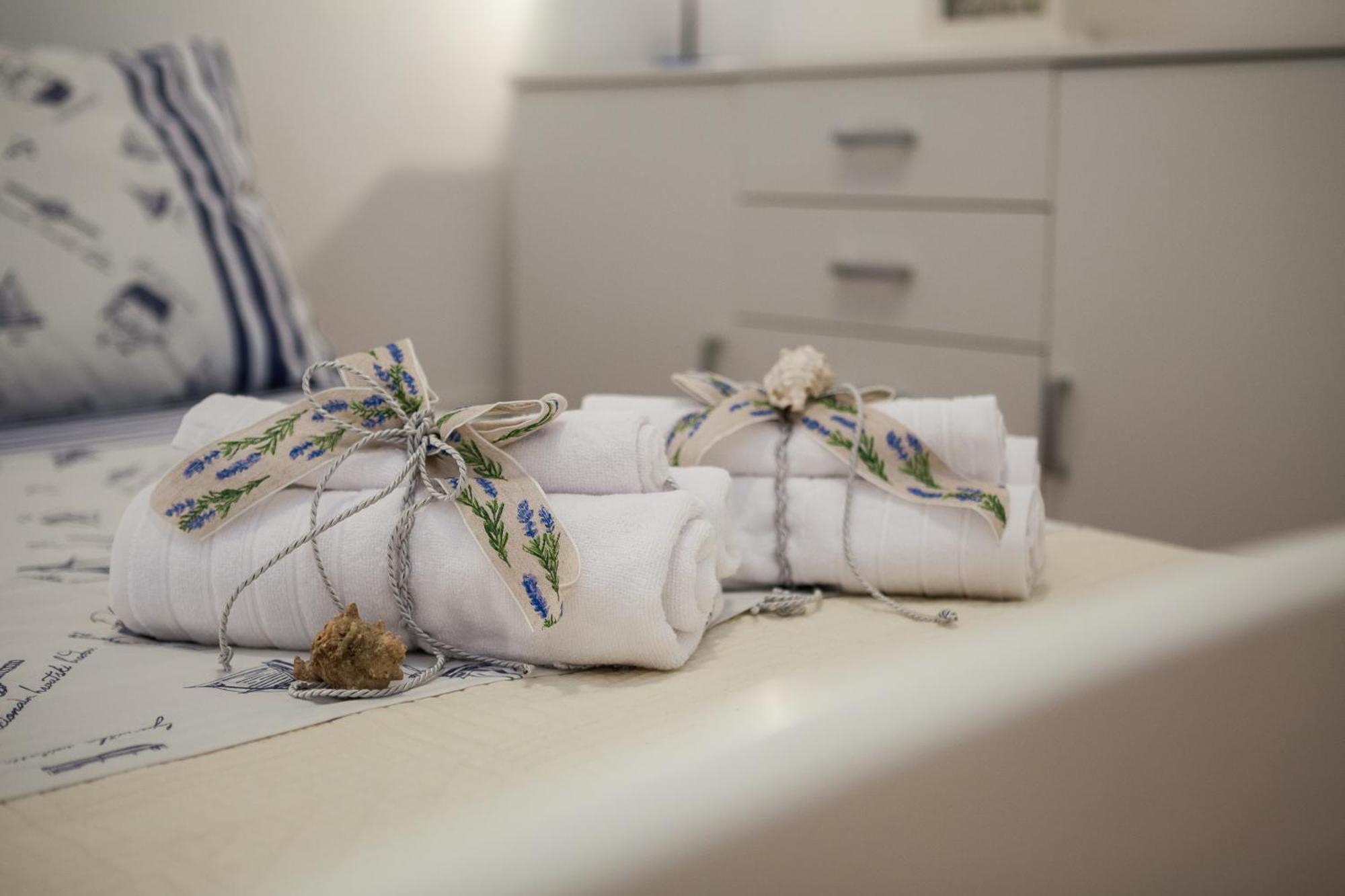 Apartments Ratac Lobrovic With Private Beach And Beautiful Sunset Слано Экстерьер фото